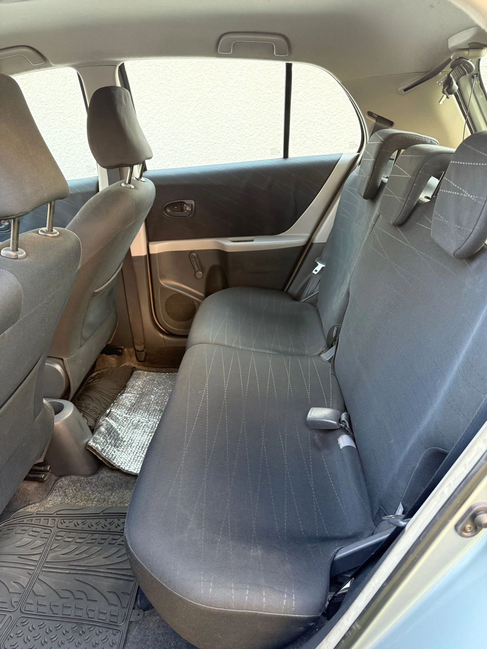 Toyota Yaris 1.3 VVT-i - изображение 7
