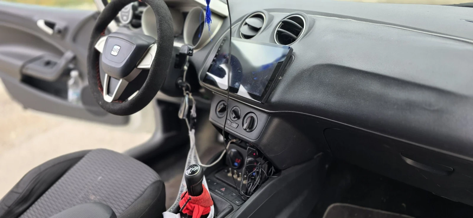Seat Ibiza 1.6 TDI TUNING, снимка 10 - Автомобили и джипове - 52086105