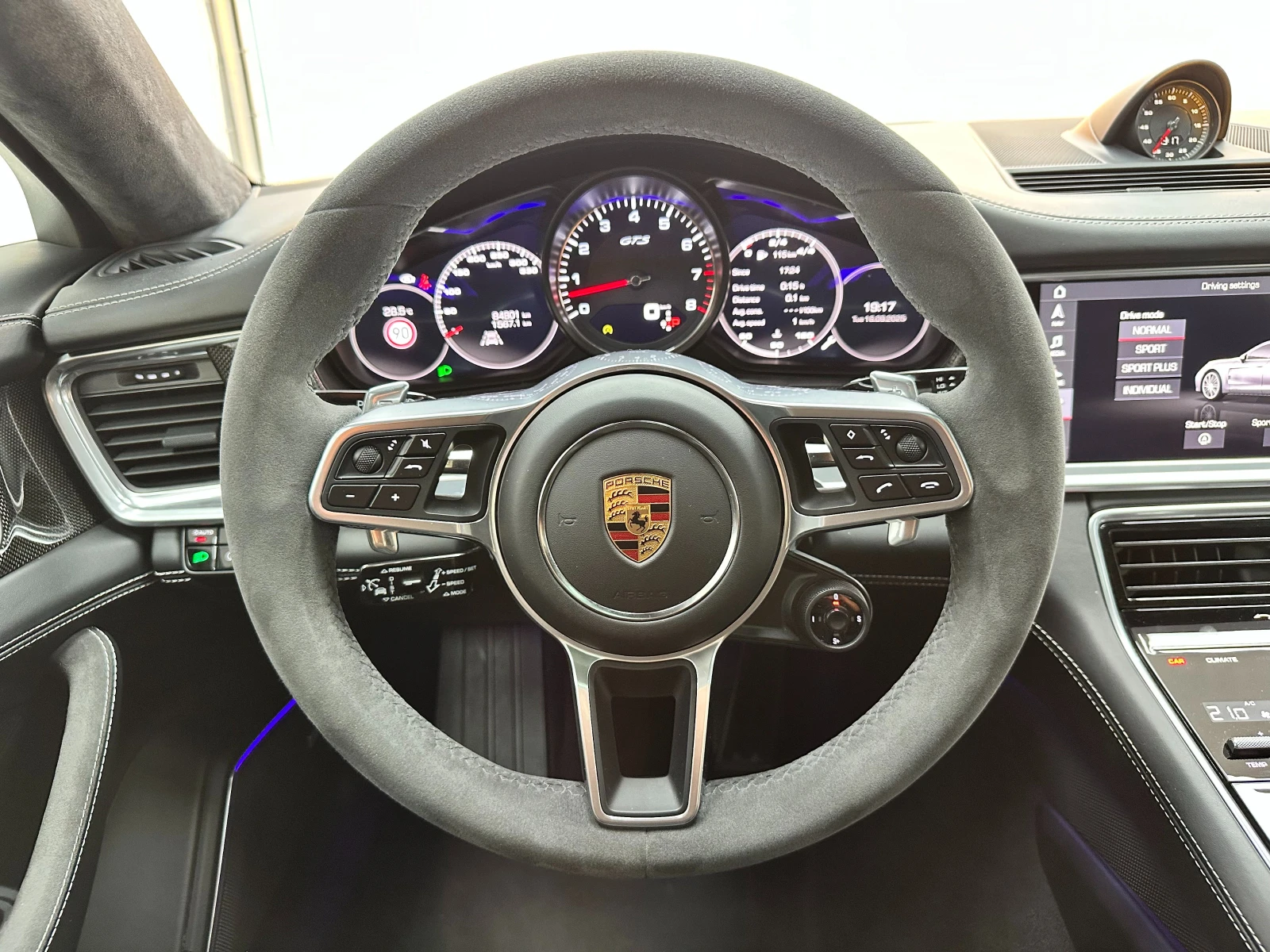 Porsche Panamera GTS/Matrix/Pano/Bose/HUD/Kamera/Softcl/ - изображение 9