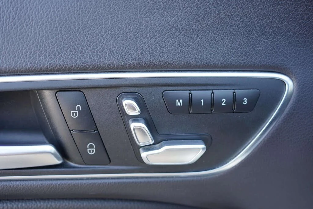 Mercedes-Benz CLA * AMG Line * HeadUp * * AвтоКредит* (ЦЕНА ДО БГ), снимка 14 - Автомобили и джипове - 53952612