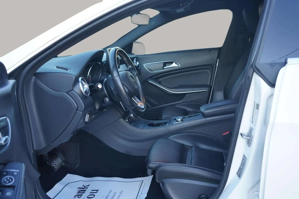 Mercedes-Benz CLA * AMG Line * HeadUp * * AвтоКредит* (ЦЕНА ДО БГ), снимка 10 - Автомобили и джипове - 53952612