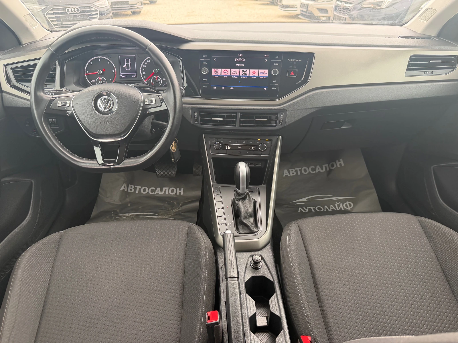 VW Polo 1.6 TDI HIGHLINE DSG NAVI CAR PLAY ANDROID AUTO, снимка 8 - Автомобили и джипове - 54632355
