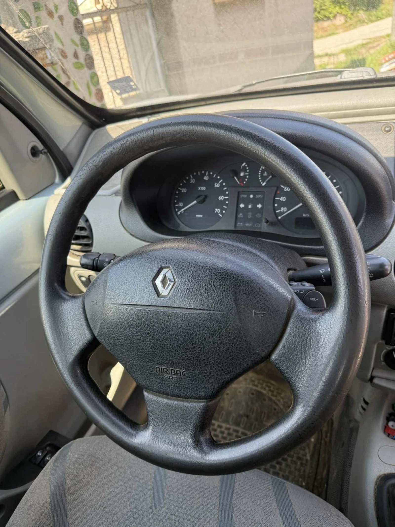 Renault Kangoo 1.5 dci, снимка 4 - Автомобили и джипове - 54702010