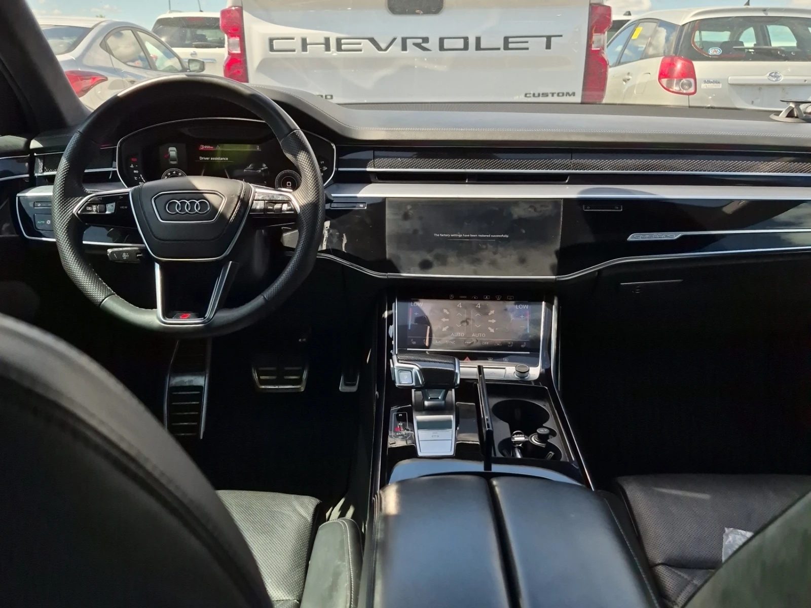 Audi S8 L * ОБДУХВАНЕ * МАСАЖИ * Blind Spot * CARFAX * , снимка 11 - Автомобили и джипове - 54756238