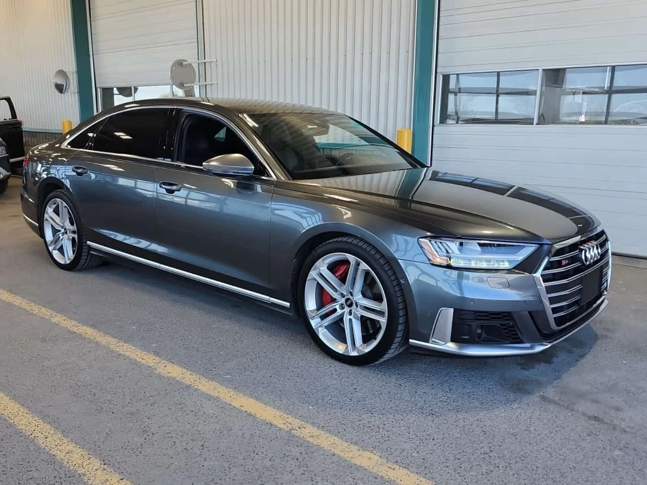 Audi S8 * quattro * CARFAX * БЕЗ ПЪРВОНАЧАЛНА ВНОСКА, снимка 2 - Автомобили и джипове - 54774805