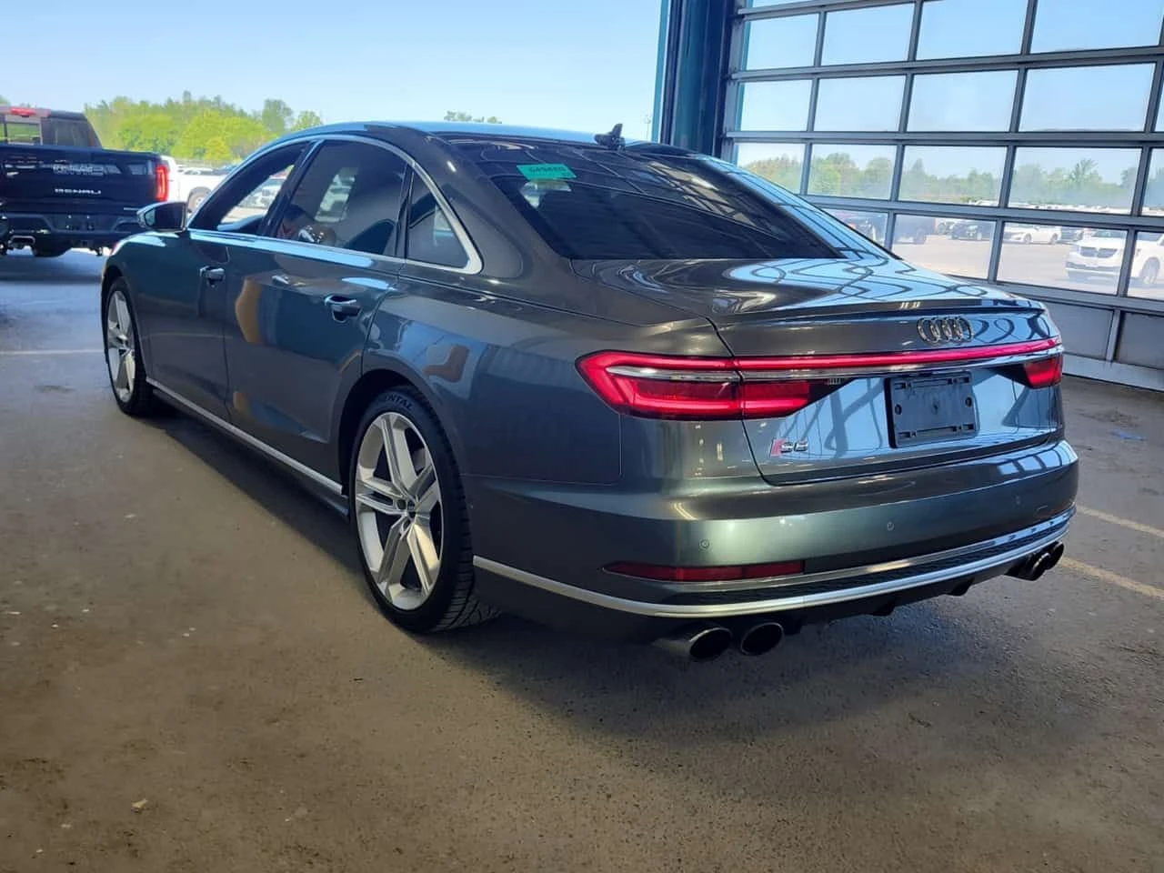 Audi S8 * quattro * CARFAX * БЕЗ ПЪРВОНАЧАЛНА ВНОСКА, снимка 4 - Автомобили и джипове - 54774805