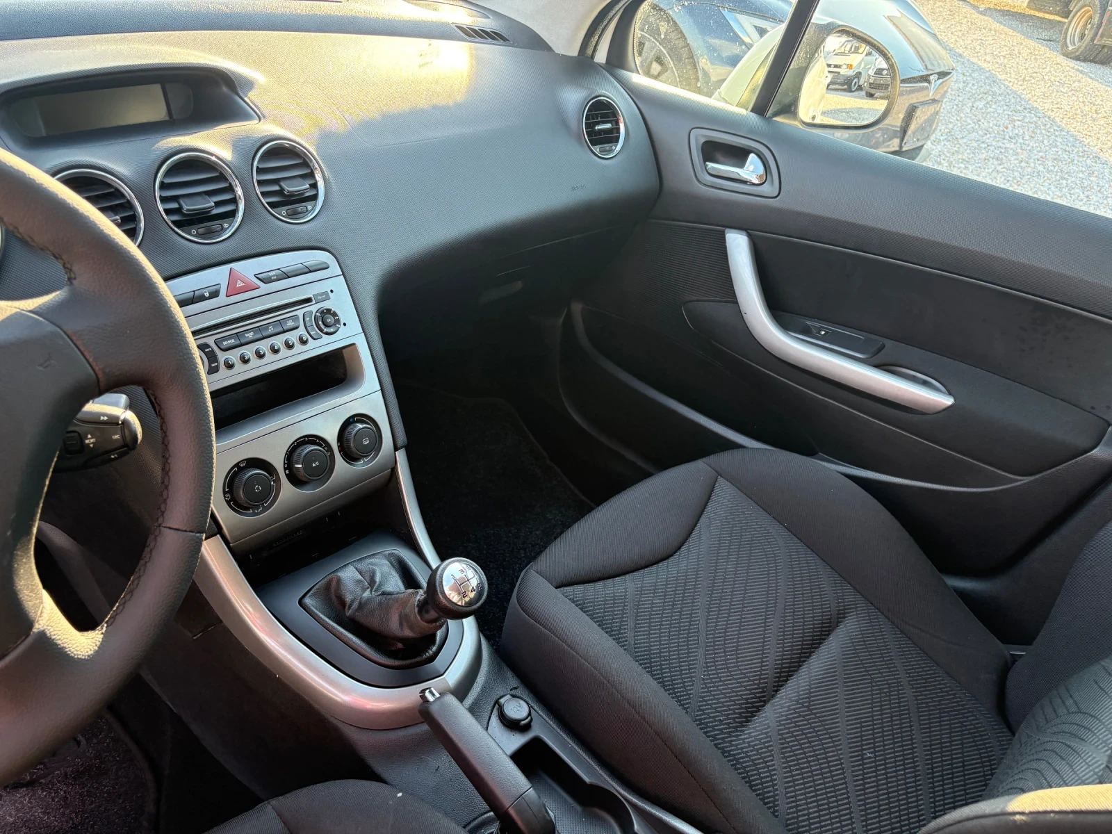 Peugeot 308 1.6 HDI, снимка 6 - Автомобили и джипове - 54961892