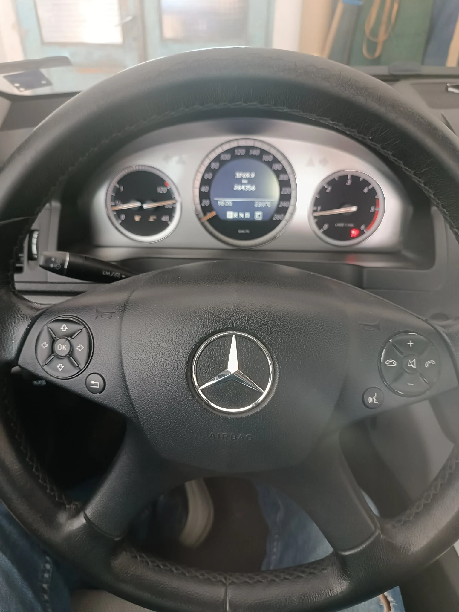 Mercedes-Benz C 220, снимка 12 - Автомобили и джипове - 55531439