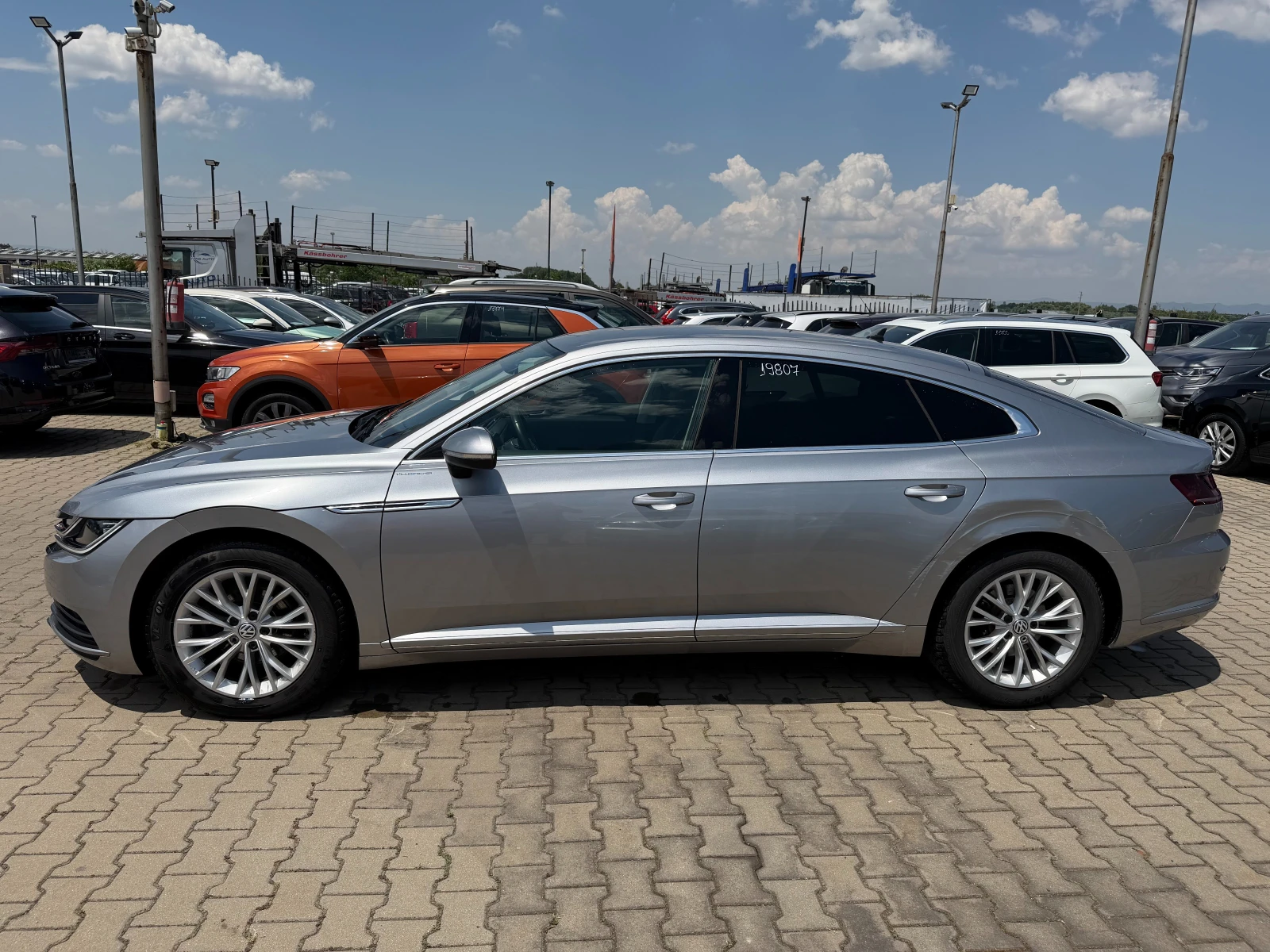 VW Arteon 2.0TDI AVTOMAT/NAVI/KOJA EURO 6, снимка 9 - Автомобили и джипове - 55101708