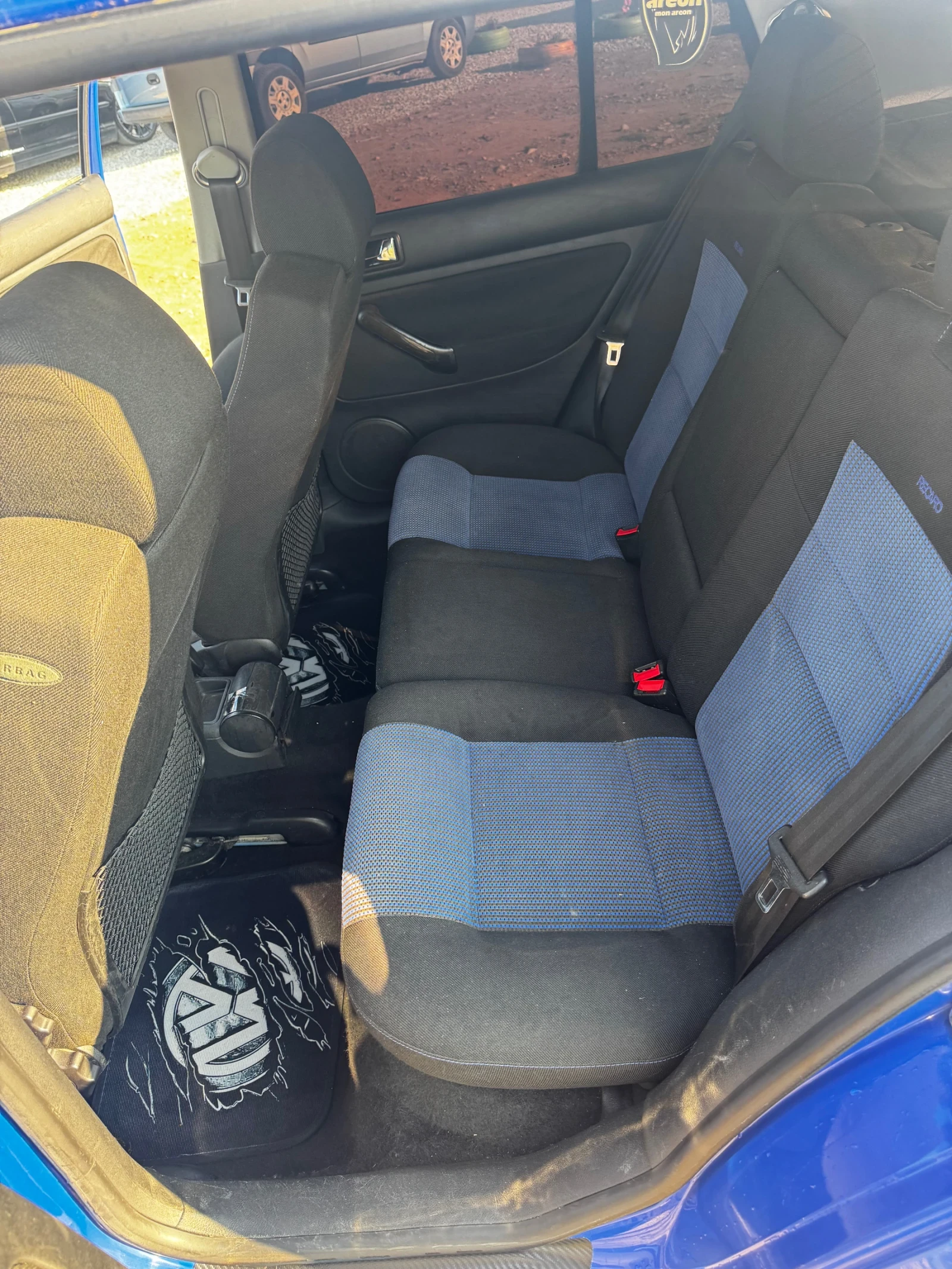 VW Golf Голф 1.8Т, снимка 11 - Автомобили и джипове - 55179017