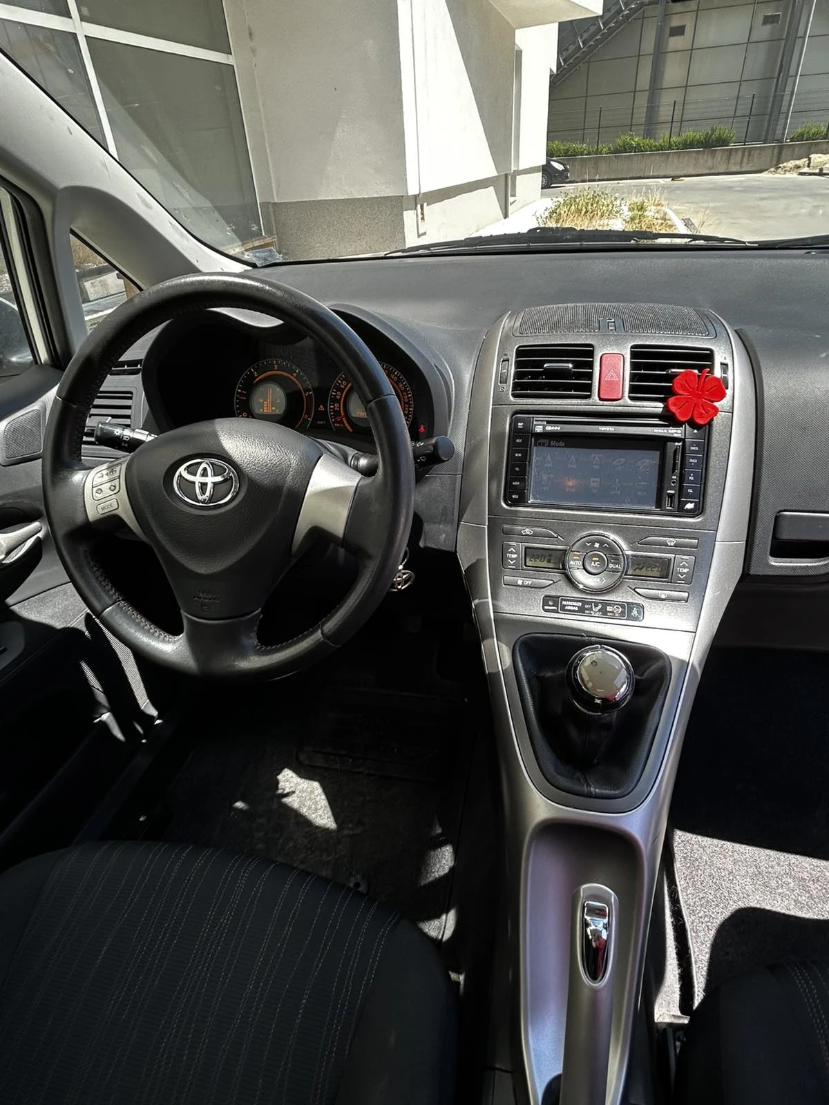 Toyota Auris 1.4 D4D, снимка 9 - Автомобили и джипове - 55216980