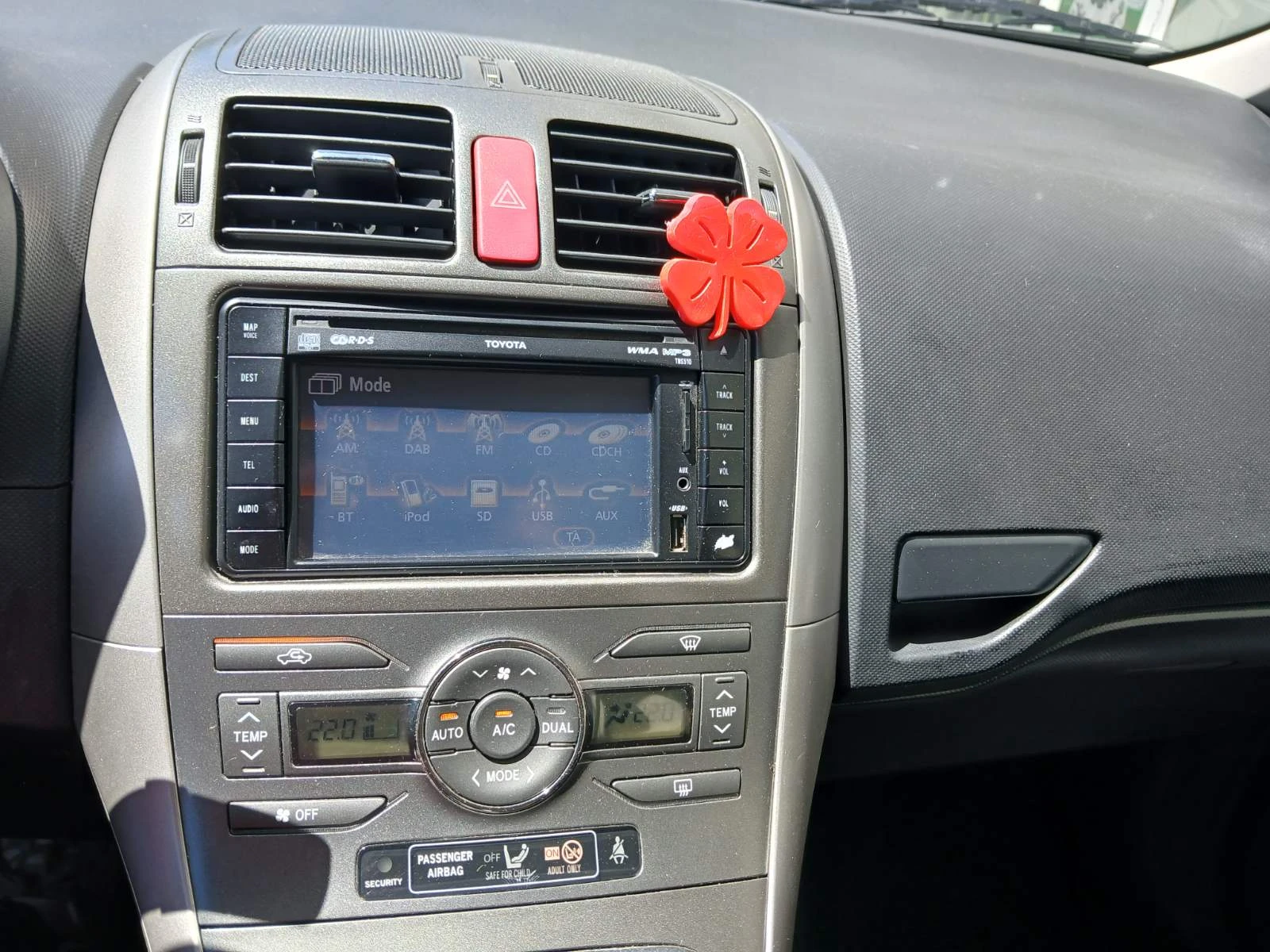 Toyota Auris 1.4 D4D, снимка 10 - Автомобили и джипове - 55216980