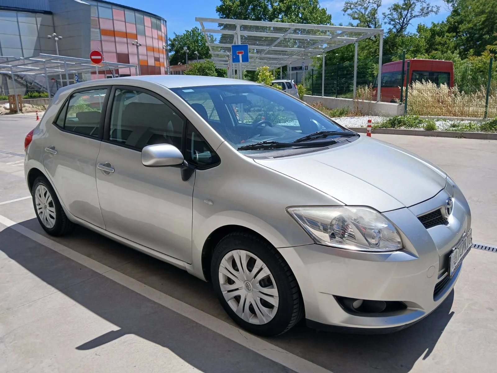 Toyota Auris 1.4 D4D, снимка 6 - Автомобили и джипове - 55216980