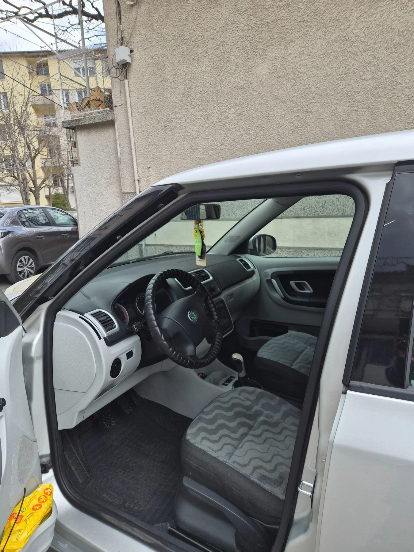 Skoda Fabia, снимка 5 - Автомобили и джипове - 56061467