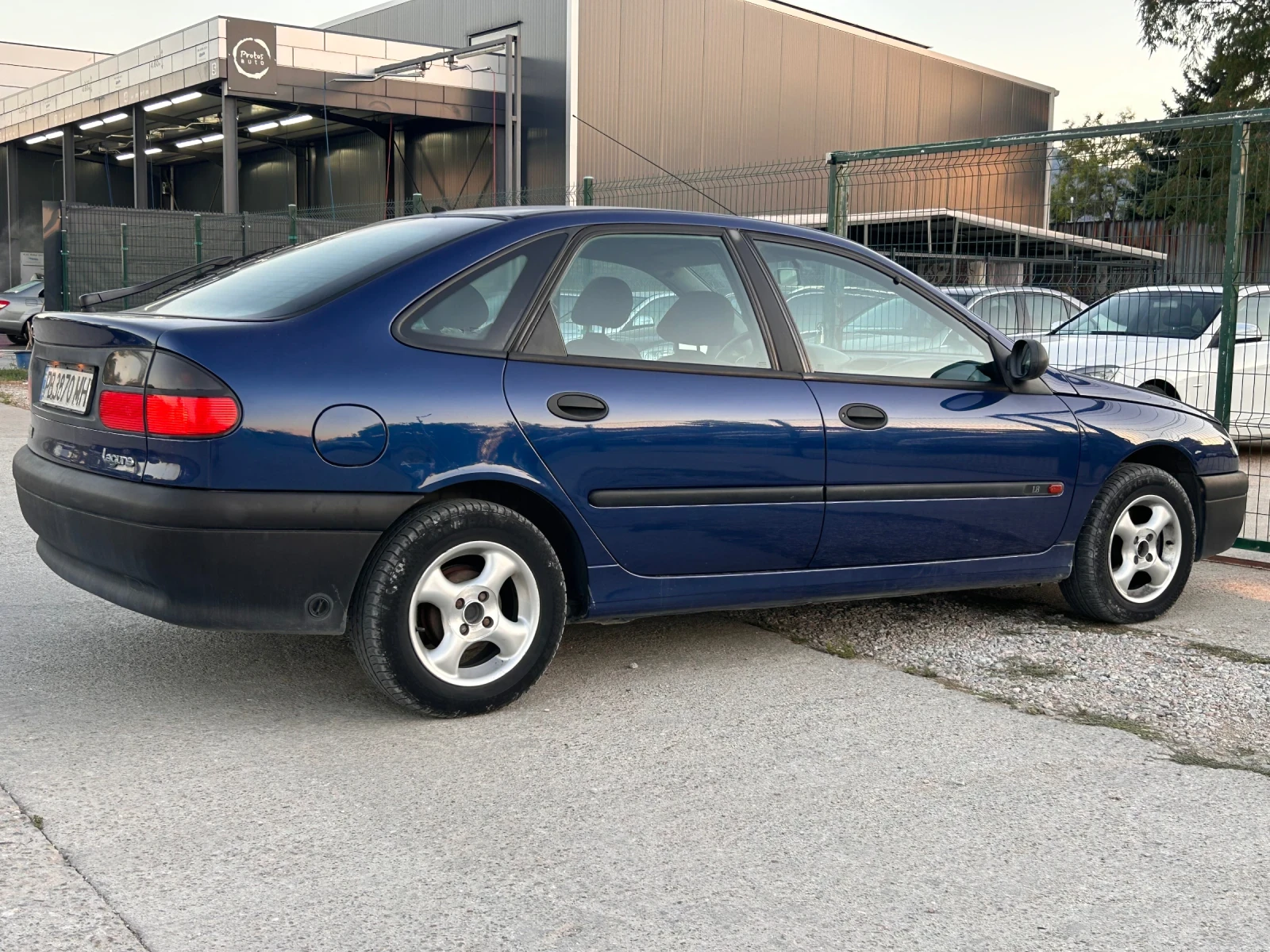 Renault Laguna, снимка 4 - Автомобили и джипове - 56120639