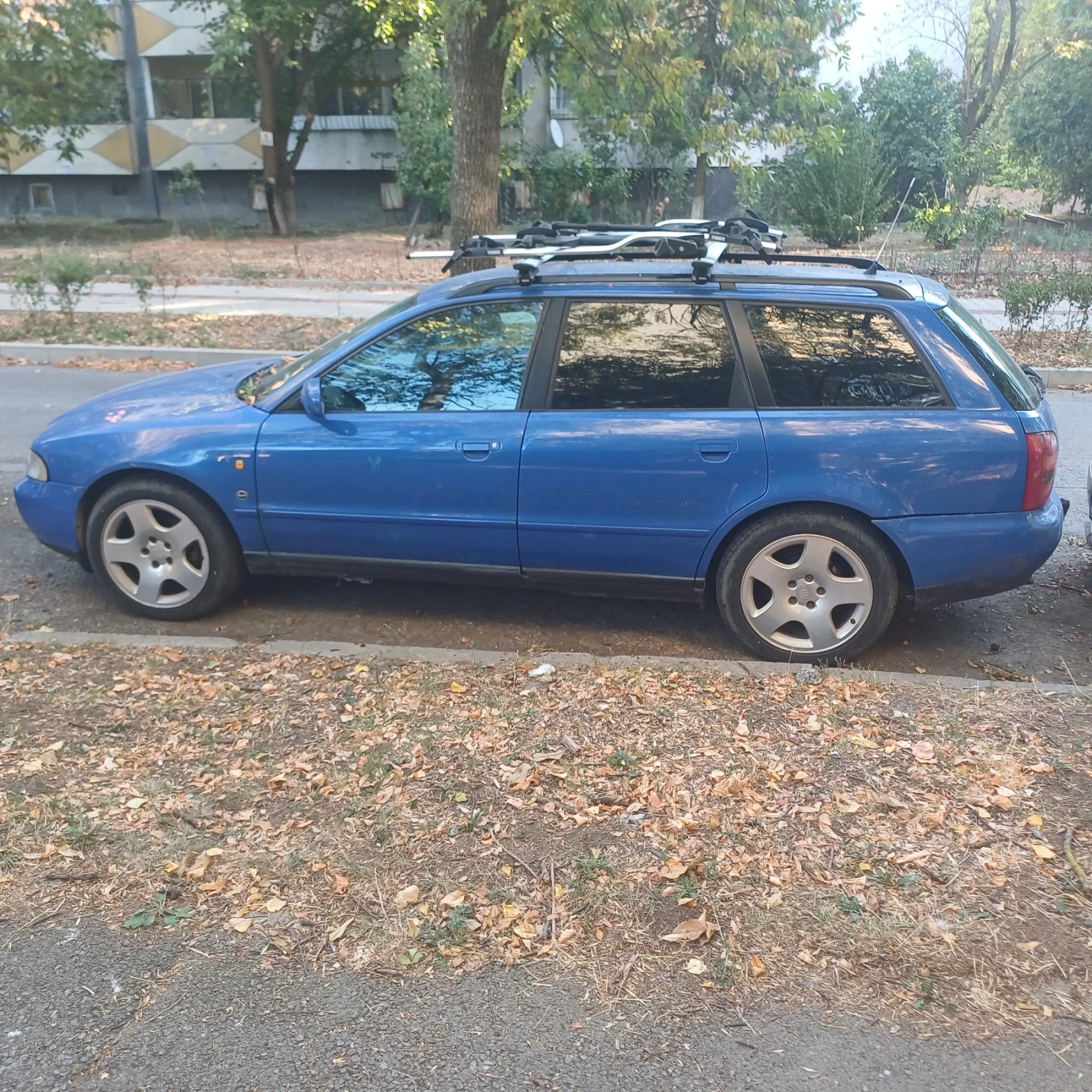 Audi A4 Avant quattro, снимка 2 - Автомобили и джипове - 56602298
