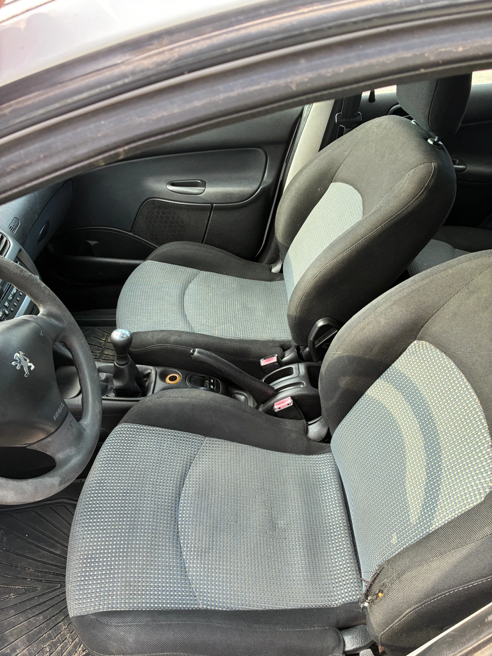 Peugeot 206, снимка 9 - Автомобили и джипове - 56750915