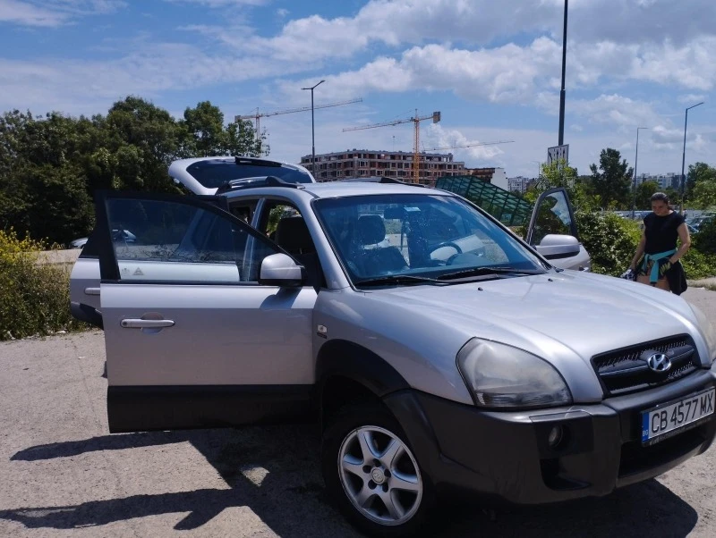 Hyundai Tucson, снимка 6 - Автомобили и джипове - 46635992