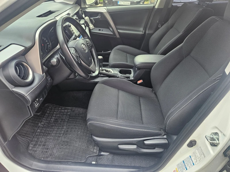 Toyota Rav4 2.0i (151hp) 4x4/AT/Dynamic/Гаранция!, снимка 10 - Автомобили и джипове - 51252582