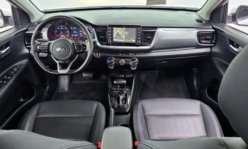 Kia Stonic Diesel 1.6 Trendy * НАЙ-ДОБРА ЦЕНА В БЪЛГАРИЯ* , снимка 7 - Автомобили и джипове - 52111954