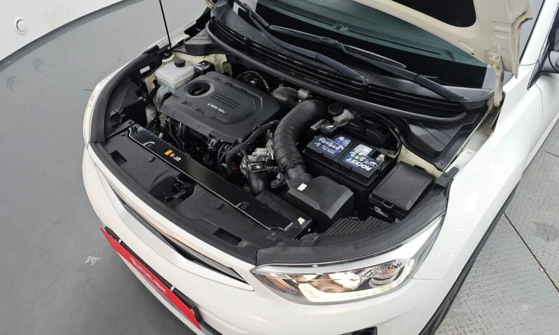 Kia Stonic Diesel 1.6 Prestige * НАЙ-ДОБРА ЦЕНА В БЪЛГАРИЯ* , снимка 6 - Автомобили и джипове - 52112540