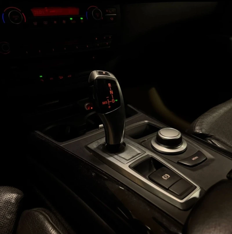 BMW X5 * SportaPack* Обдухване* HeadUp* , снимка 8 - Автомобили и джипове - 52956562