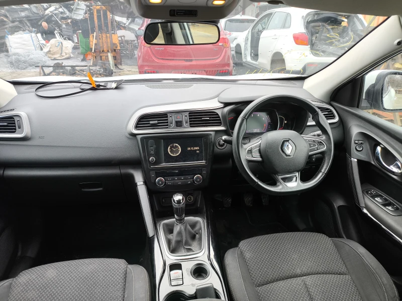 Renault Kadjar 1.2t, снимка 9 - Автомобили и джипове - 52974809