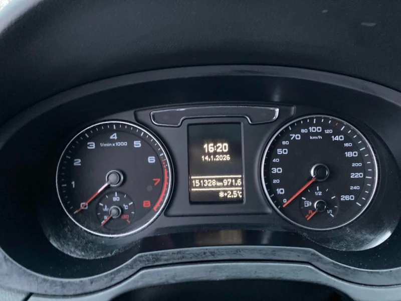 Audi Q3 * Progressiv * CARFAX * ПОДГРЕВ * КАМЕРА, снимка 5 - Автомобили и джипове - 53298655