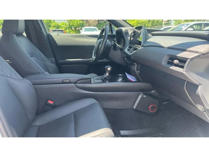 Lexus UX 250h F-Sport - изображение 6