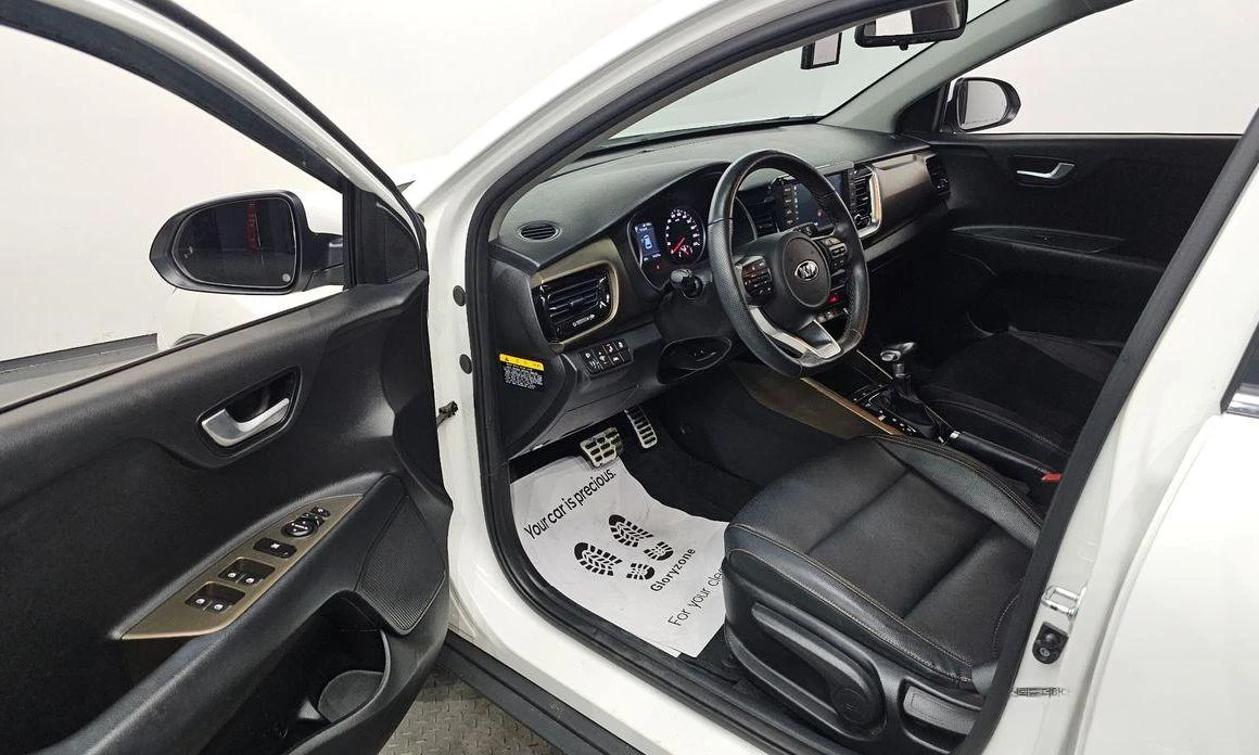 Kia Stonic Diesel 1.6 Prestige * НАЙ-ДОБРА ЦЕНА В БЪЛГАРИЯ*  - изображение 10