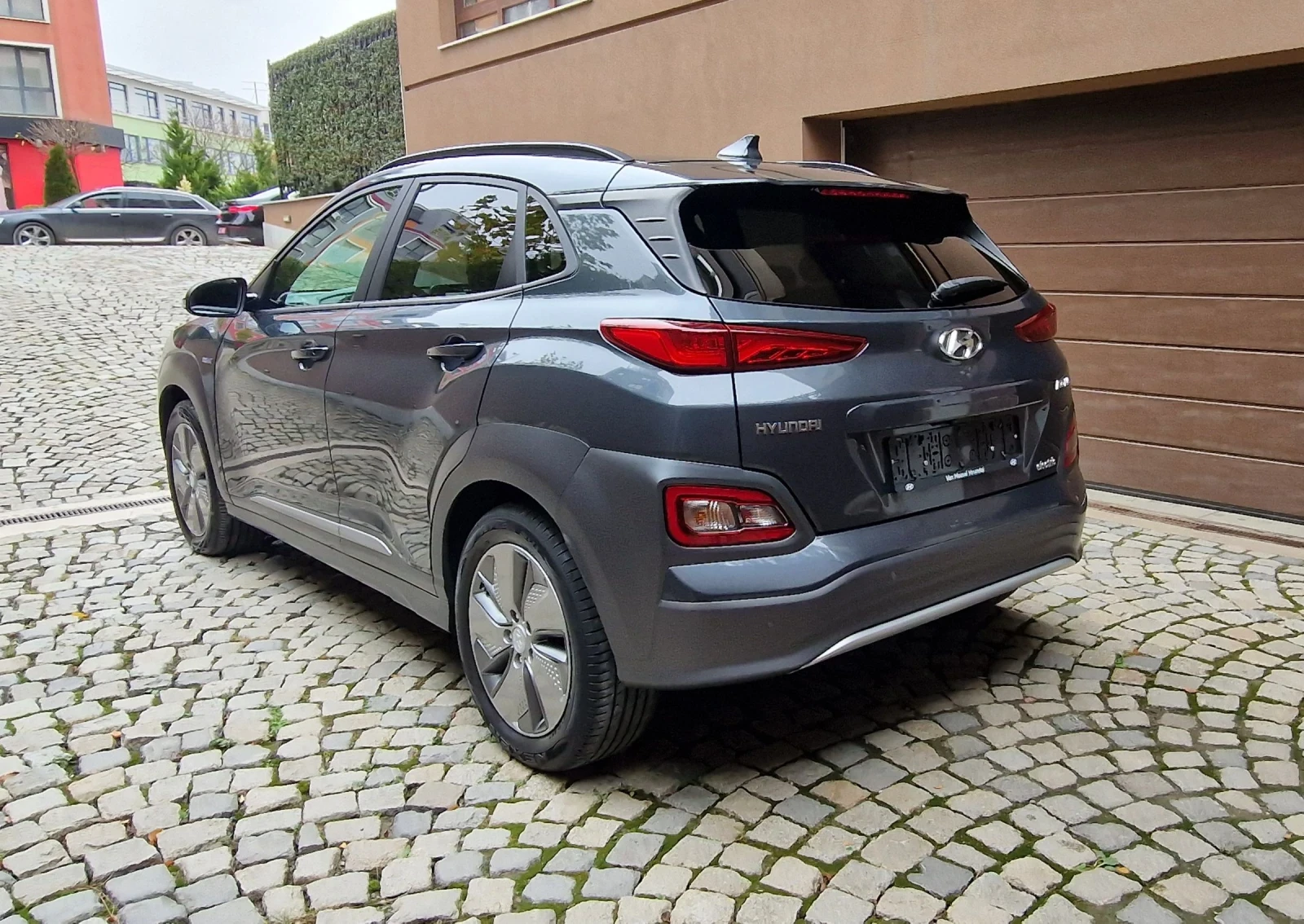 Hyundai Kona 64KWh/Premium/ШИБИДАХ/Blue Link/SOH100% - изображение 4