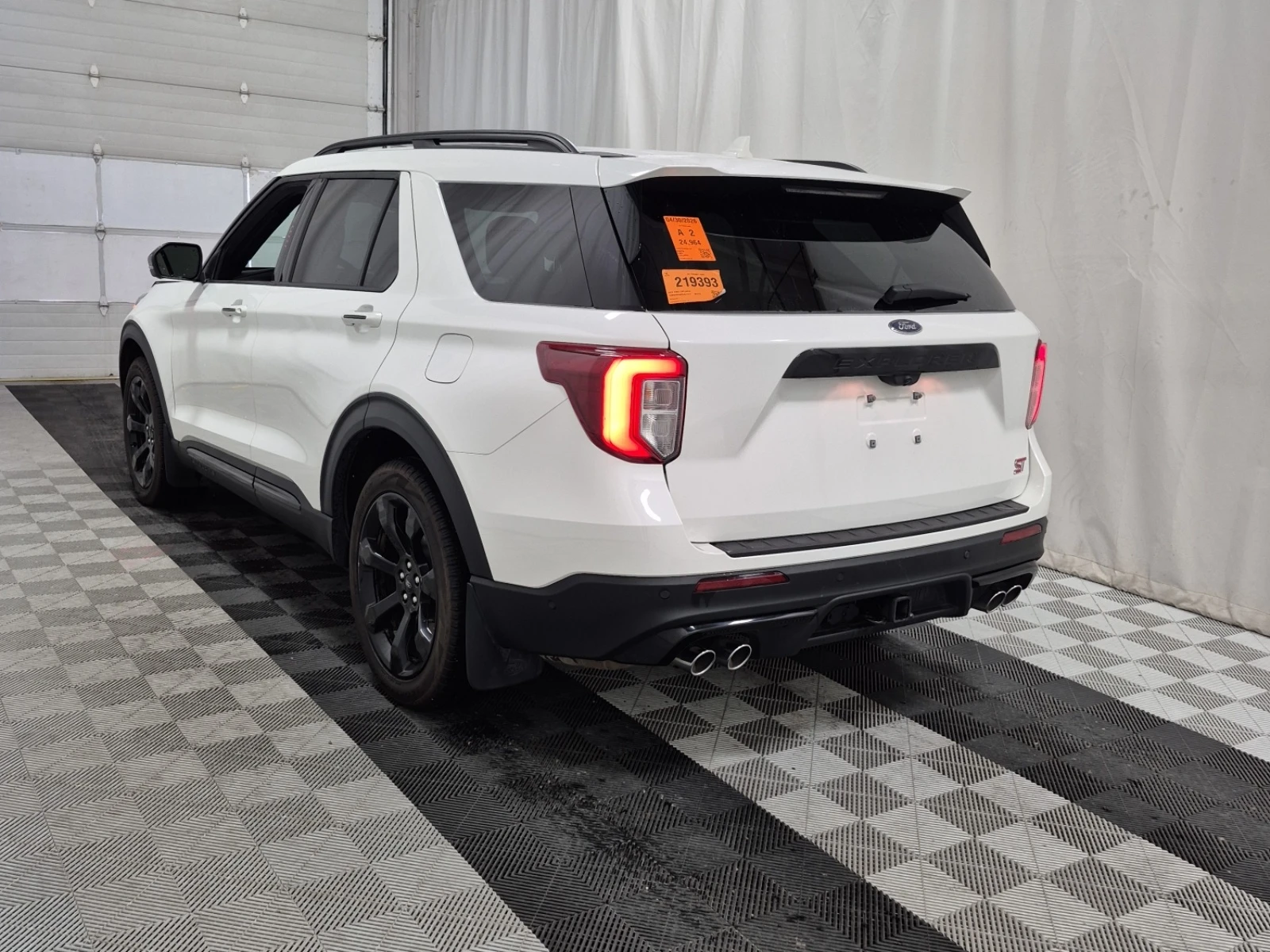 Ford Explorer ST * * CARFAX * * АВТО КРЕДИТ * * , снимка 4 - Автомобили и джипове - 54348740