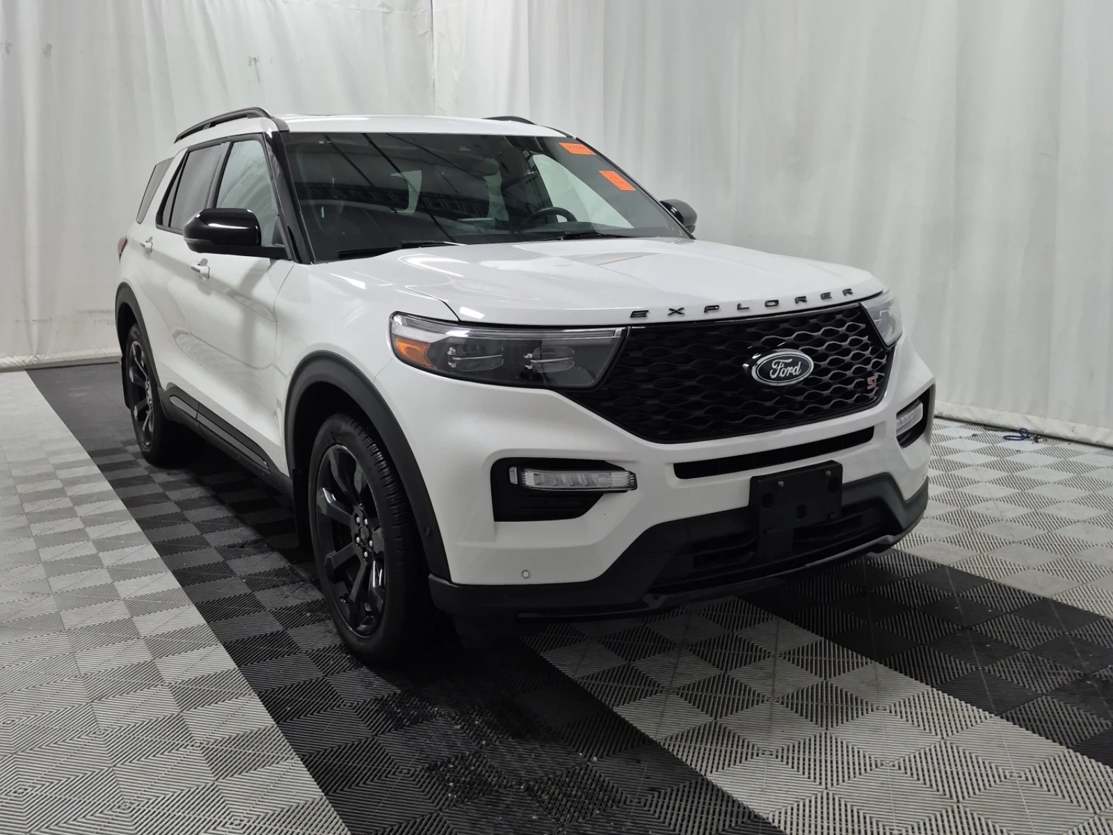 Ford Explorer ST * * CARFAX * * АВТО КРЕДИТ * * , снимка 2 - Автомобили и джипове - 54348740