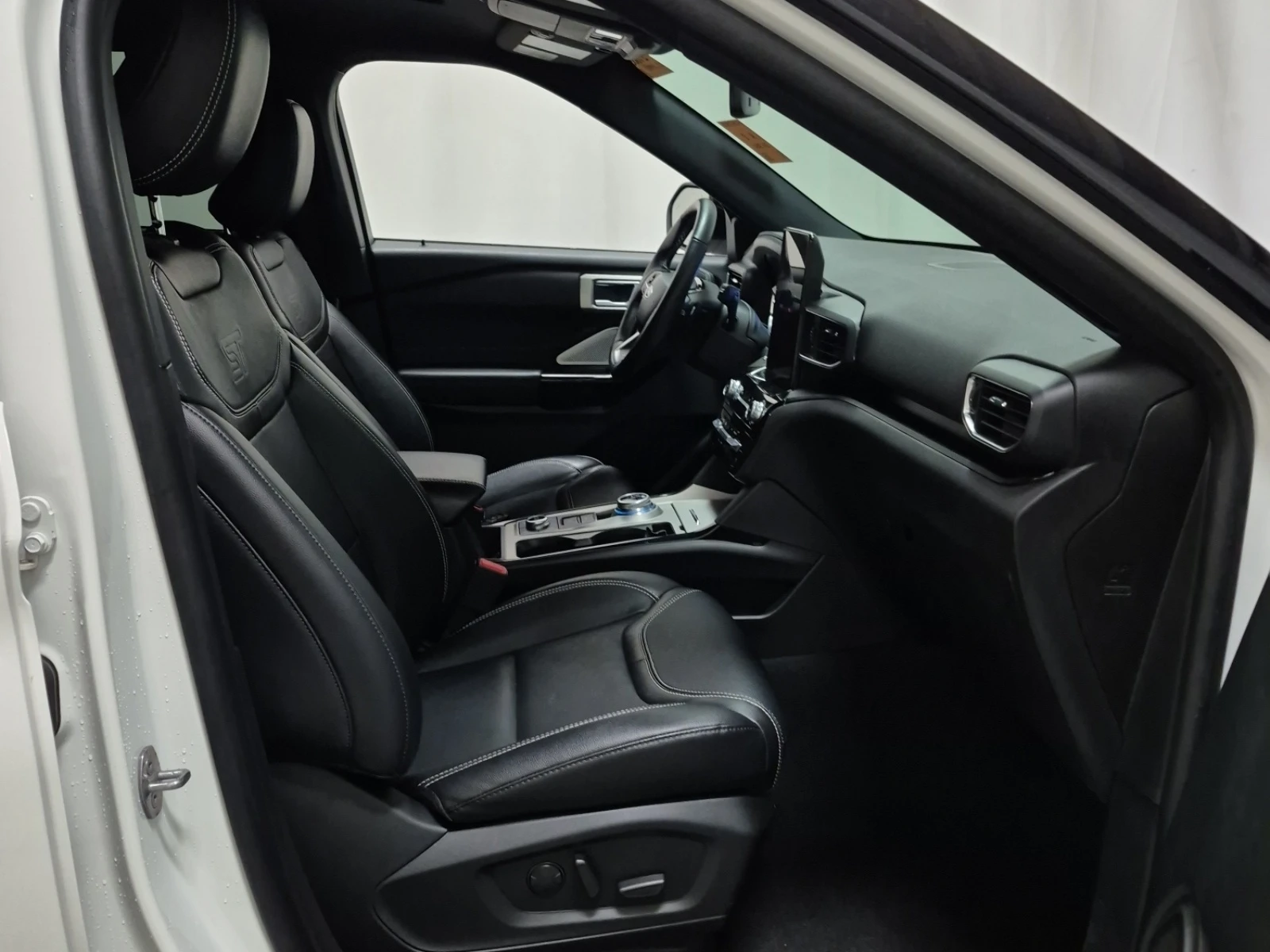 Ford Explorer ST * * CARFAX * * АВТО КРЕДИТ * * , снимка 7 - Автомобили и джипове - 54348740