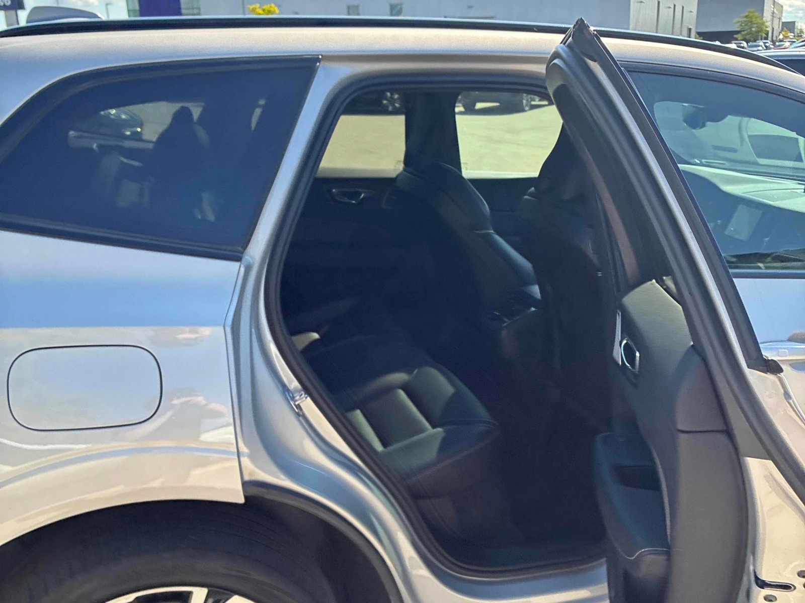 Volvo XC60 * R Design * CARFAX * ОПЦИЯ ЗА ФИНАНСИРАНЕ, снимка 11 - Автомобили и джипове - 55879762
