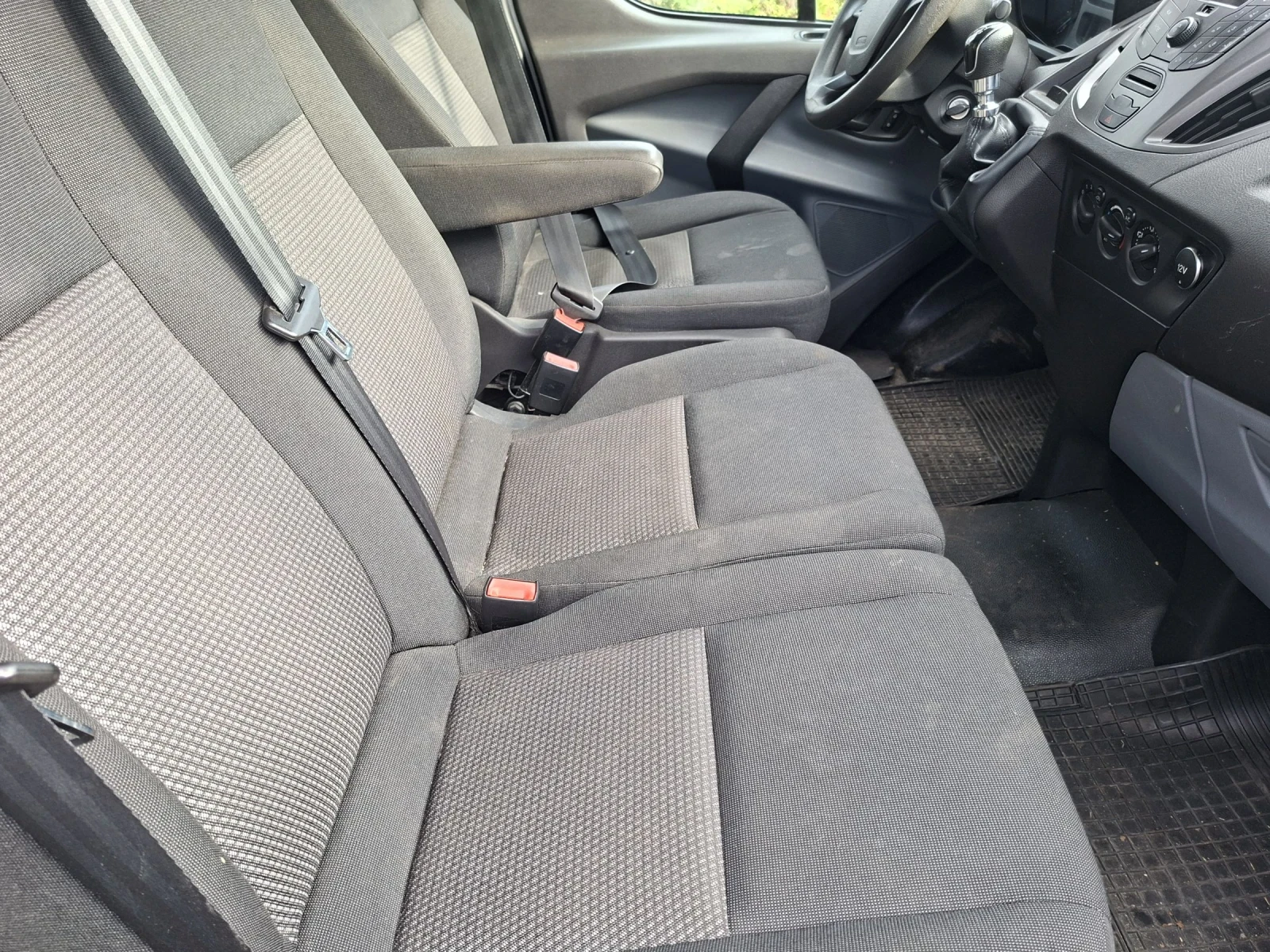 Ford Transit Custom 2.2 - изображение 10