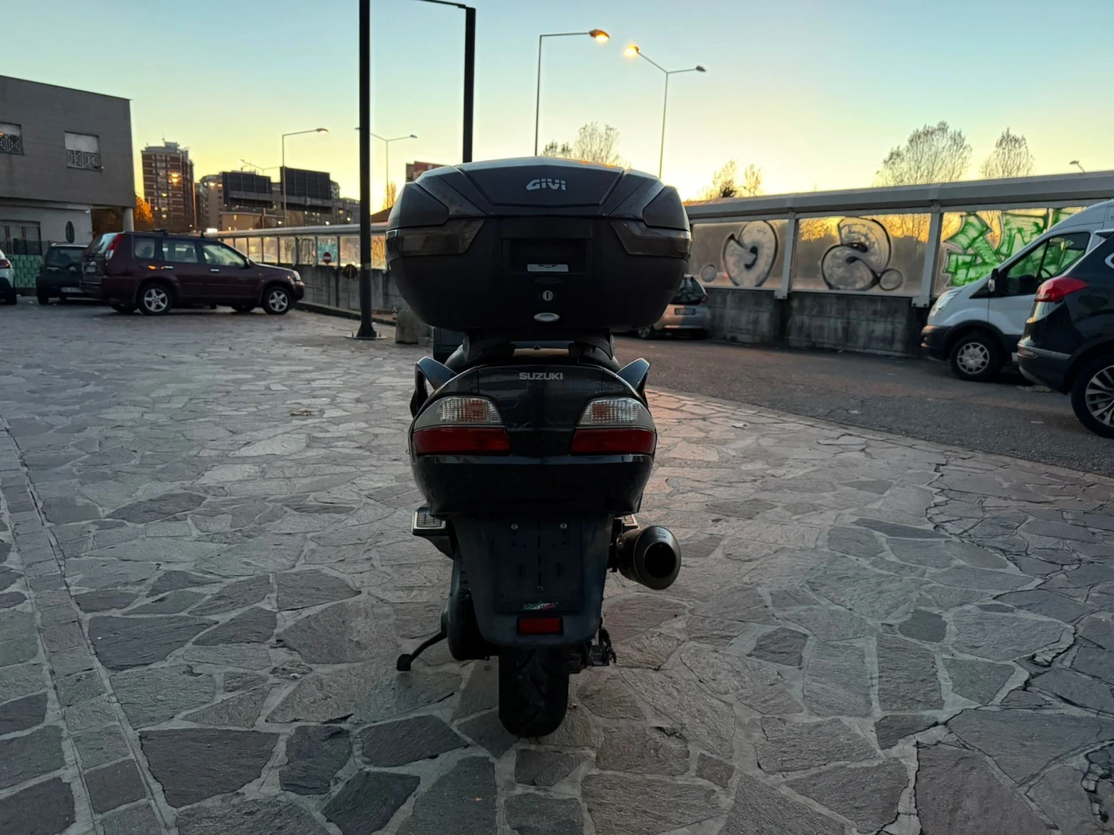 Suzuki Burgman Exekutive Много запазен работи перфектно - изображение 4