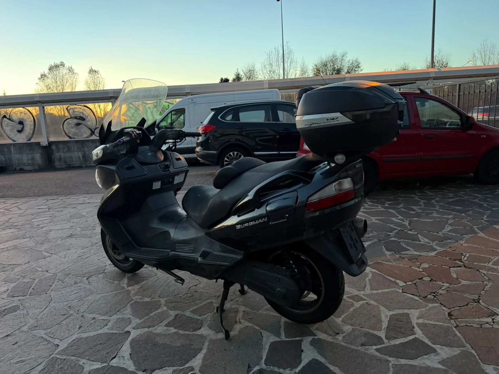 Suzuki Burgman Exekutive Много запазен работи перфектно - изображение 7