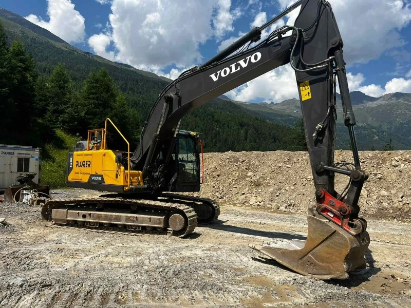 Багер Volvo EC220EL, снимка 2 - Индустриална техника - 46726433