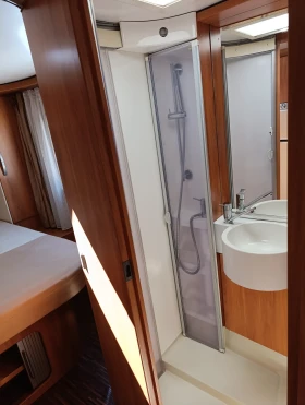Кемпер HYMER / ERIBA B698CL, снимка 15