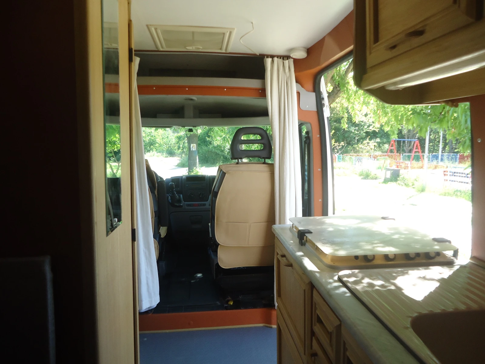 Кемпер Peugeot boxer, снимка 11 - Каравани и кемпери - 54720234