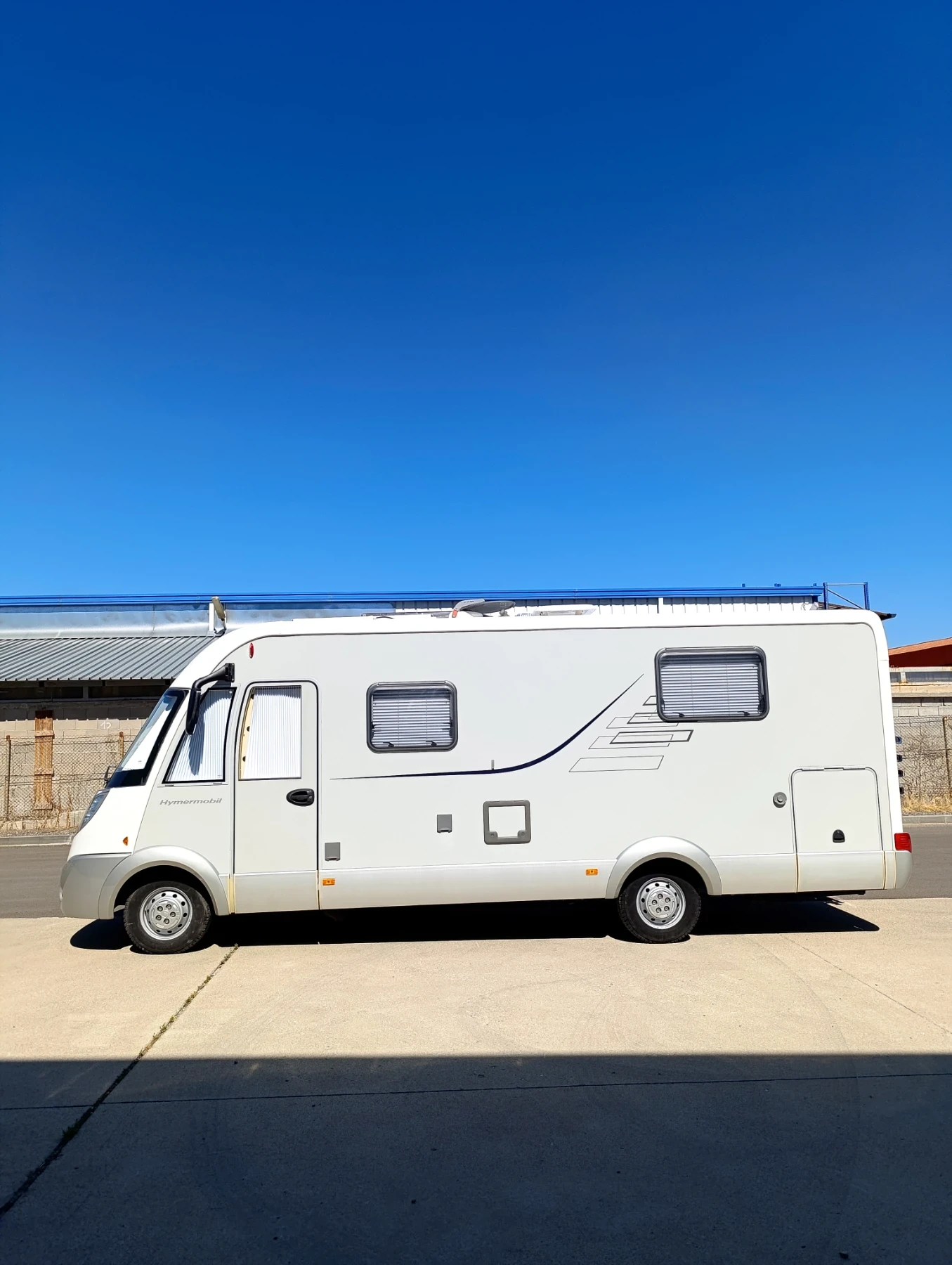 Кемпер HYMER / ERIBA B698CL, снимка 2 - Каравани и кемпери - 55963701