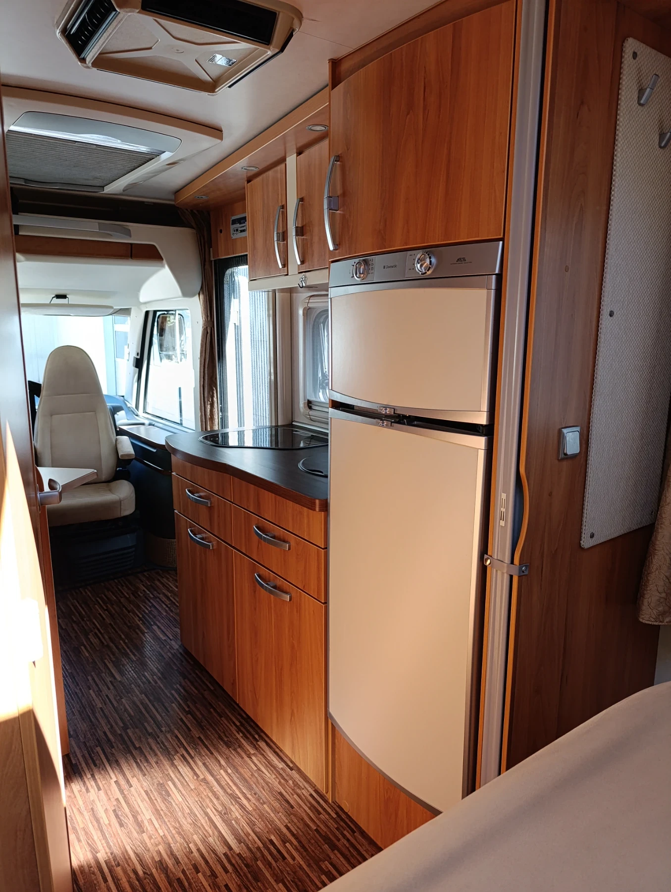 Кемпер HYMER / ERIBA B698CL, снимка 8 - Каравани и кемпери - 55963701
