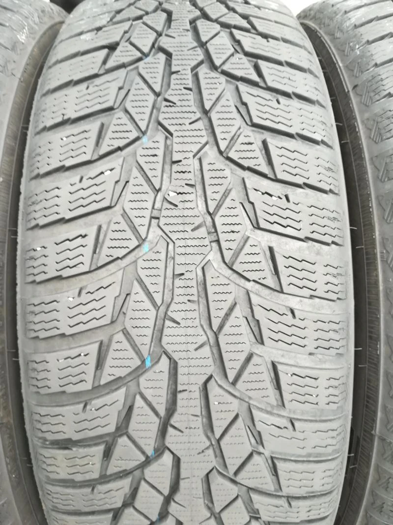 Гуми Зимни 215/65R16, снимка 4 - Гуми и джанти - 31527484