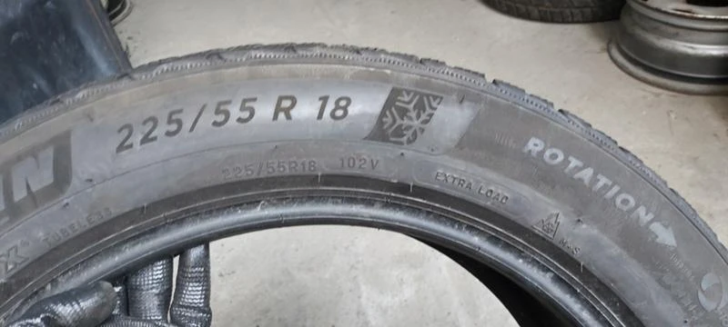 Гуми Зимни 225/55R18, снимка 7 - Гуми и джанти - 34343182