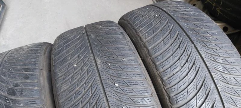 Гуми Зимни 225/55R18, снимка 3 - Гуми и джанти - 34343182