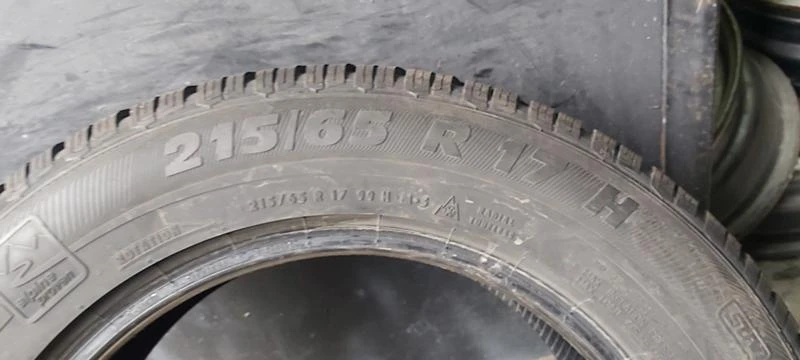 Гуми Зимни 215/65R17, снимка 9 - Гуми и джанти - 35130408