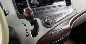 Toyota Sienna 3.5 бензин! Става на газ! Екзекютив!, снимка 13