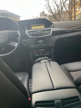 Mercedes-Benz E 350 Седан, снимка 8