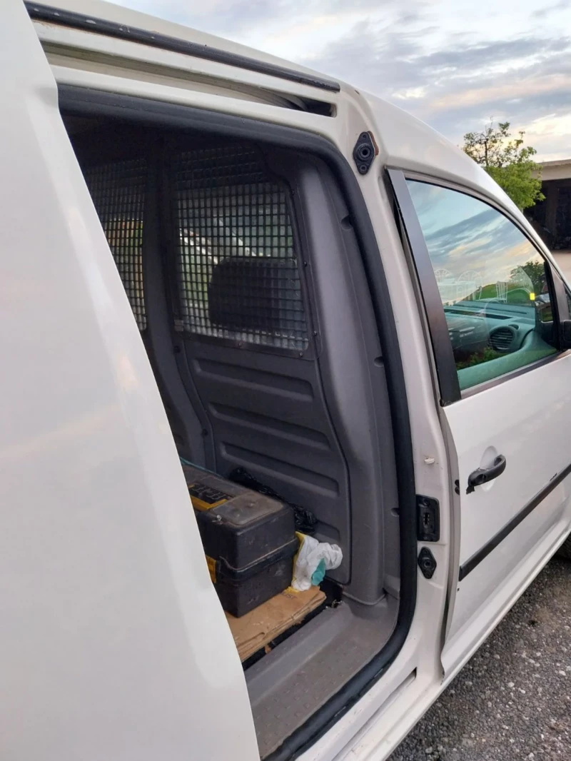 VW Caddy 2.0 SDI, снимка 5 - Автомобили и джипове - 52676351